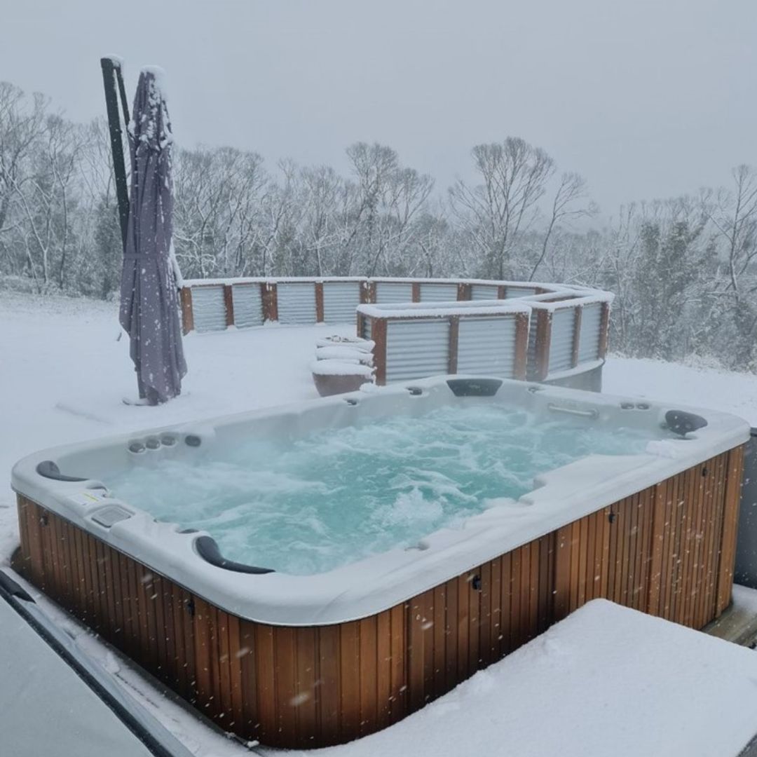 Relax & enjoy your spa time this winter with our tips to keep it running at its best